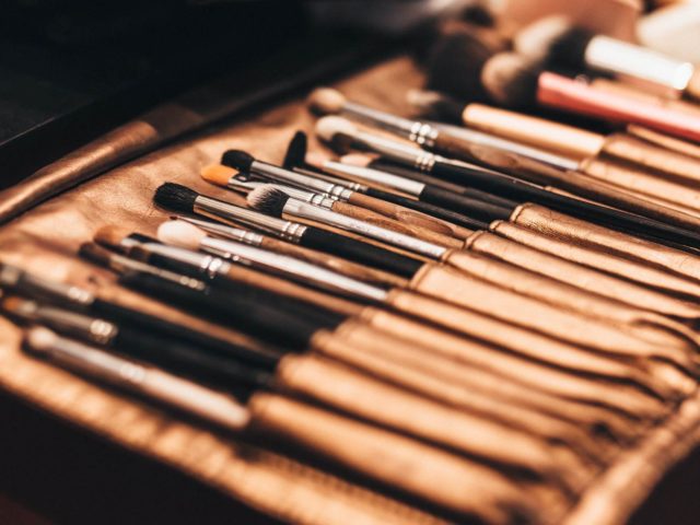 Brochas y pinceles de maquillaje de ojos