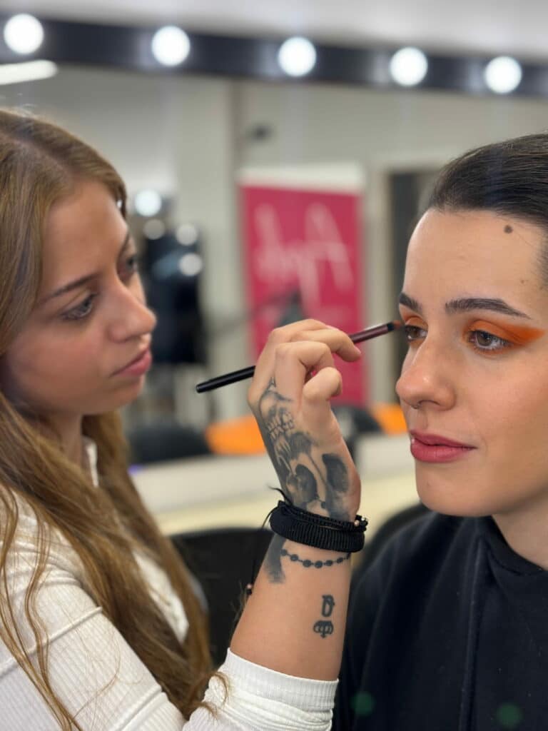 master-maquillaje-alumna-granada